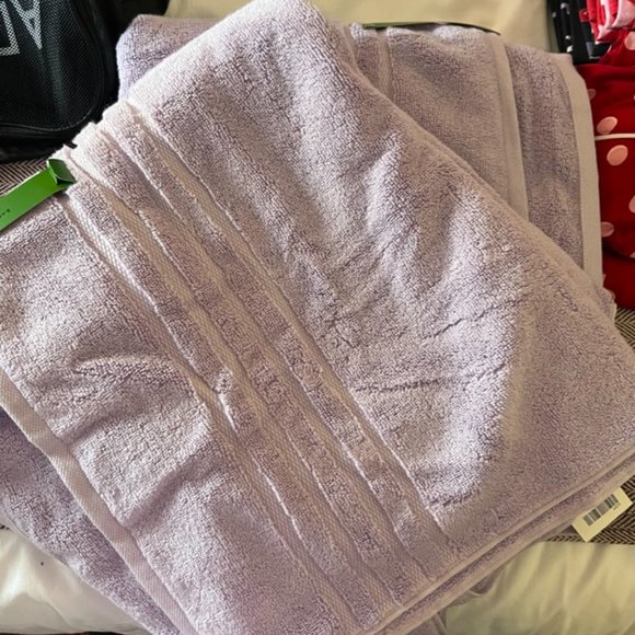 Kate Spade New York Scallop Pleat Bath Towel in frozen lilac/light purple nwt - Picture 9 of 9